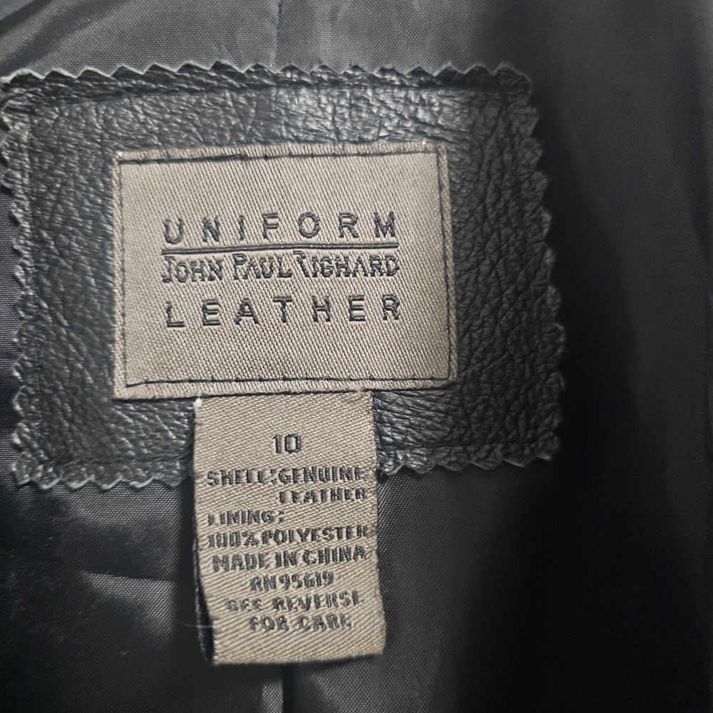 Sleek Black Leather Coat for Women - Picture 2 of 3